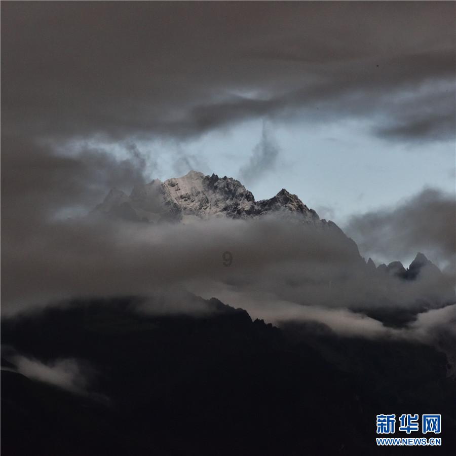 法拉利Enzo，仅有6辆，欧洲仅有的一款灰白恩佐